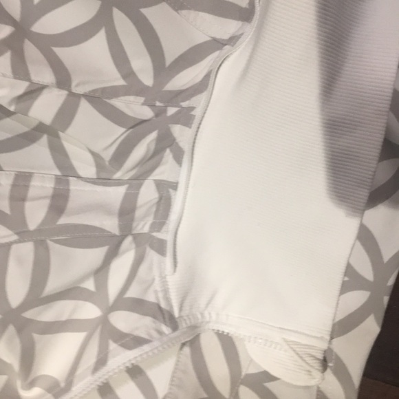 💕 Host Pick 💕 HTF Lululemon Essence Trench - Picture 7 of 8